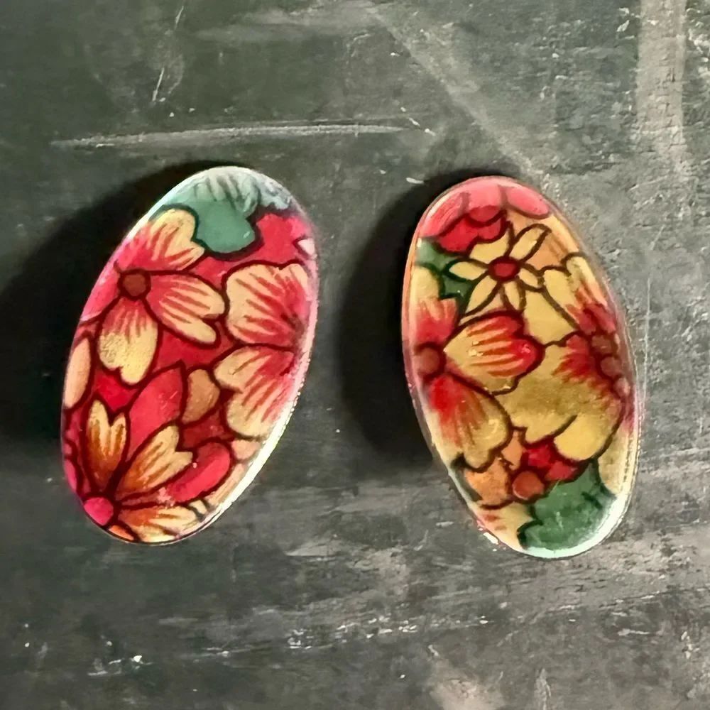 VINTAGE GENUINE CLOISONNE FLOWER PINK RED GREEN OVAL GOLD TONE EARRINGS CLIP